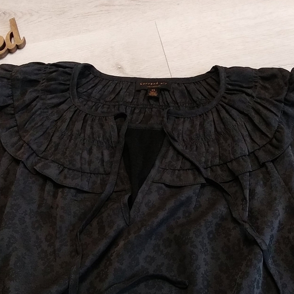 Current Air silky neck line split printed ruffled - Picture 9 of 10